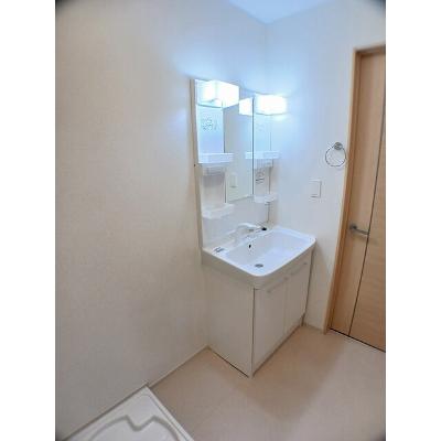 ロゼ・クリスタⅡ 101【管理NO：1-019353301-01010】 ★家具家電は申し込み後に搬入します★の物件画像