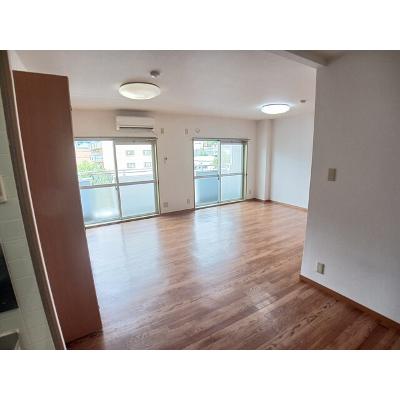 シュロスアリノ 302【管理NO：1-007142201-03020】 ★家具家電は申し込み後に搬入します 2026年08月上旬入居可能の物件画像