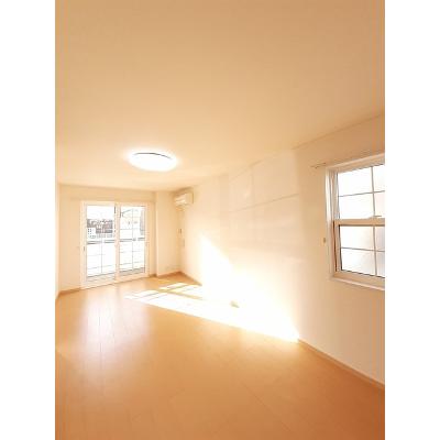 プレアヴェニューＥ 101【管理NO：1-015999501-01010】 ★家具家電は申し込み後に搬入します★の物件画像