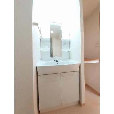 プレアヴェニューＥ 101【管理NO：1-015999501-01010】 ★家具家電は申し込み後に搬入します★の物件画像