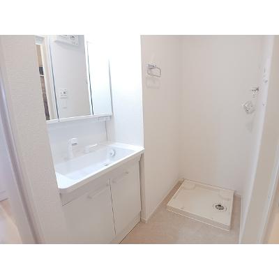 ウィスタリア　Ⅰ 105【管理NO：1-028412701-01050】 ★家具家電は申し込み後に搬入します★の物件画像