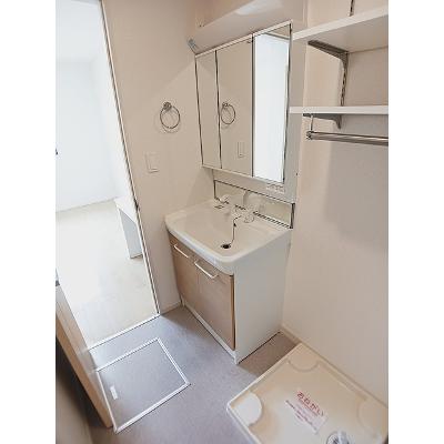 ラキオラ 201【管理NO：1-025384501-02010】 ★家具家電は申し込み後に搬入します★の物件画像
