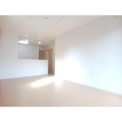 シュトラーゼＢ 101【管理NO：1-016978702-01010】 ★家具家電は申し込み後に搬入します★ ★2026年10月中旬入居可能★の物件画像