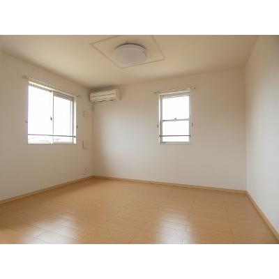 ソレイユ 203【管理NO：1-016015401-02030】 ★家具家電は申し込み後に搬入します 2026年09月上旬入居可能の物件画像