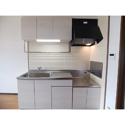 コージコート 303【管理NO：1-009556101-03030】 ★家具家電は申し込み後に搬入します★の物件画像
