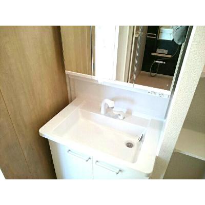 グラシオ 105【管理NO：1-025643601-01040】 ★家具家電は申し込み後に搬入します★ ★2026年09月中旬入居可能★の物件画像