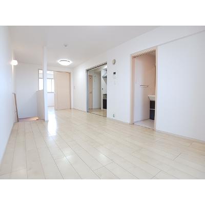 グランアウローラⅧ 402【管理NO：1-020925601-04020】 ★家具家電は申し込み後に搬入します★の物件画像