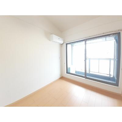 カーサ・モデルノⅡ 201【管理NO：1-016408201-02010】 ★家具家電は申し込み後に搬入します 2026年10月中旬入居可能の物件画像