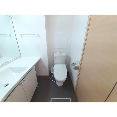 カーサ・モデルノⅡ 201【管理NO：1-016408201-02010】 ★家具家電は申し込み後に搬入します 2026年10月中旬入居可能の物件画像