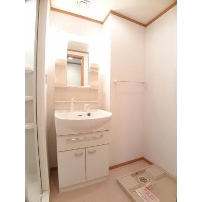 シャン・ド・フルール 102【管理NO：1-012790201-01020】 ★家具家電は申し込み後に搬入します★ ★2026年09月上旬入居可能★の物件画像