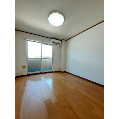 グラス　リバー 202【管理NO：1-010615101-02020】 ★家具家電は申し込み後に搬入します★の物件画像