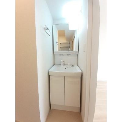 鈴蘭館 102【管理NO：1-027221901-01020】 ★家具家電は申し込み後に搬入します★ ★2026年09月上旬入居可能★の物件画像