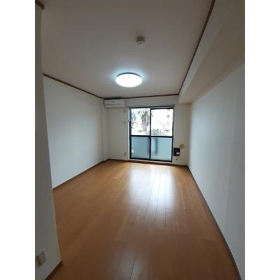 レーク　ウッド 103【管理NO：1-011445501-01030】 ★家具家電は申し込み後に搬入します 2026年08月下旬入居可能の物件画像