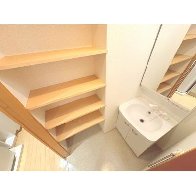 Ｓマンスリー愛媛県庁前（3-1）【築浅・プレミアム・ネット無料・宅配BOX・オフィス街】の物件画像