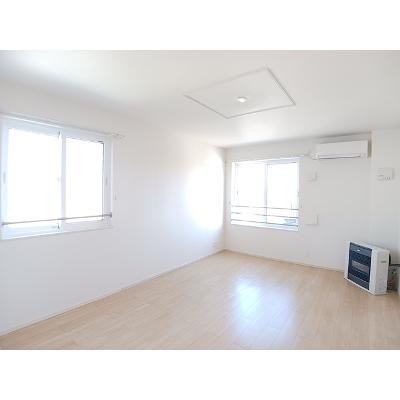 ＹＨアジュール　コリーヌ 203【管理NO：1-022212001-02030】 ★家具家電は申し込み後に搬入します★の物件画像