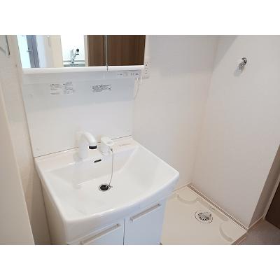 サニー　アヴニール 201【管理NO：1-028018401-02010】 ★家具家電は申し込み後に搬入します★の物件画像