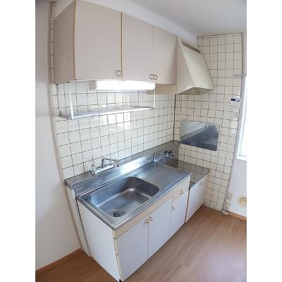 プラドールＡ２ 101【管理NO：1-005102801-01010】 ★家具家電は申し込み後に搬入します★の物件画像