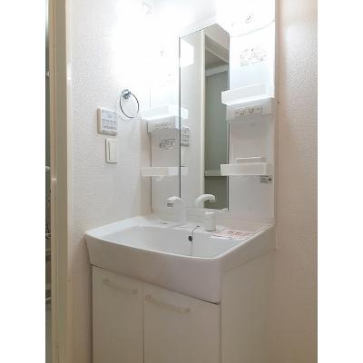 アドーラ木曽川　Ⅵ 101【管理NO：1-017991901-01010】 ★家具家電は申し込み後に搬入します 2026年09月中旬入居可能の物件画像