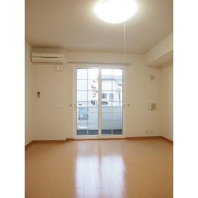 コニファー 101【管理NO：1-015286701-01010】 ★家具家電は申し込み後に搬入します 2026年08月中旬入居可能の物件画像