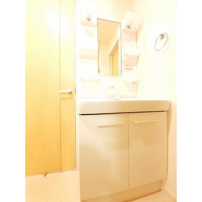 幸風 101【管理NO：1-021602401-01010】 ★家具家電は申し込み後に搬入します★ ★2026年08月下旬入居可能★の物件画像