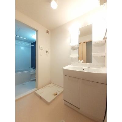 エルカーサⅡ 201【管理NO：1-018615002-02010】 ★家具家電は申し込み後に搬入します★ ★2026年09月中旬入居可能★の物件画像