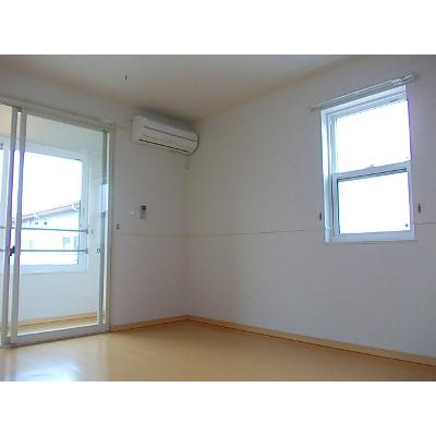 コッコラーレ 102【管理NO：1-016163201-01020】 ★家具家電は申し込み後に搬入します★の物件画像