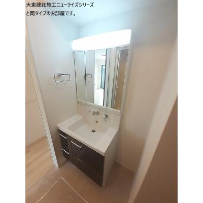バンブー　ロン 102【管理NO：1-028392401-01020】 ★家具家電は申し込み後に搬入します★ ★2027年01月下旬入居可能★の物件画像