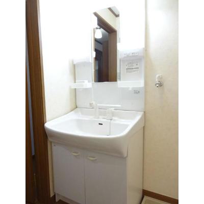 ボム・コリ－ヌⅢ 102【管理NO：1-011533403-01020】 ★家具家電は申し込み後に搬入します★ ★2026年09月中旬入居可能★の物件画像