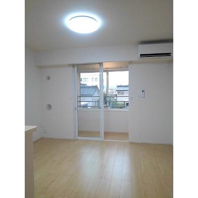 フルリール 203【管理NO：1-024570701-02030】 ★家具家電は申し込み後に搬入します★ ★2026年10月中旬入居可能★の物件画像