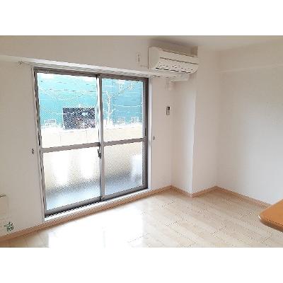 サンハイツ港 202【管理NO：1-016674901-02020】 ★家具家電は申し込み後に搬入します★ ★2026年09月中旬入居可能★の物件画像