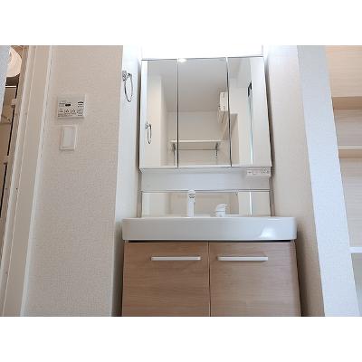 ブリーズ（Ｂｒｅｅｚｅ） 105【管理NO：1-025395001-01040】 ★家具家電は申し込み後に搬入します★の物件画像
