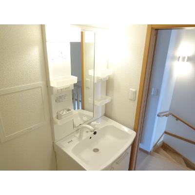 インディアンサマー 201【管理NO：1-015124201-02010】 ★家具家電は申し込み後に搬入します★の物件画像