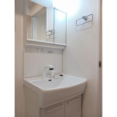 フラワー 103【管理NO：1-028109201-01030】 ★家具家電は申し込み後に搬入します★ ★2026年09月中旬入居可能★の物件画像