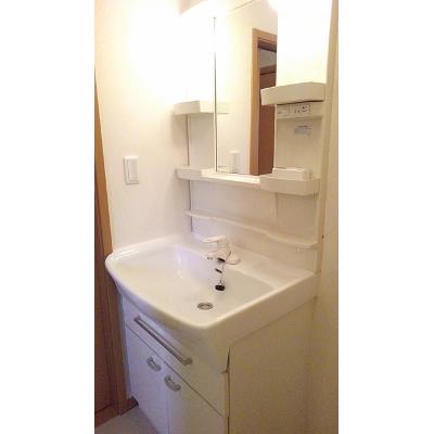 イーストカーサＢ 203【管理NO：1-014891102-02030】 ★家具家電は申し込み後に搬入します★の物件画像