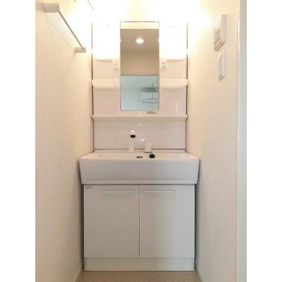 ラフレシール 203【管理NO：1-021583501-02030】 ★家具家電は申し込み後に搬入します 2026年08月下旬入居可能の物件画像
