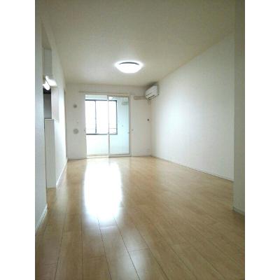 フレシール 303【管理NO：1-021051201-03030】 ★家具家電は申し込み後に搬入します★ ★2026年09月下旬入居可能★の物件画像
