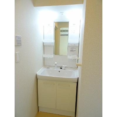 ヴィオレッタ 201【管理NO：1-022040501-02010】 ★家具家電は申し込み後に搬入します★ ★2026年09月上旬入居可能★の物件画像