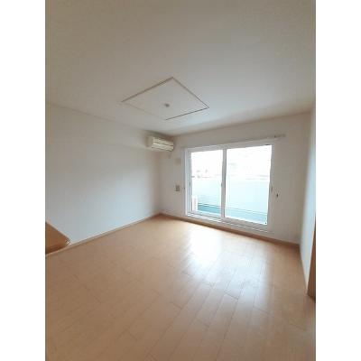 プレミアシャープ 202【管理NO：1-015509501-02020】 ★家具家電は申し込み後に搬入します 2026年09月中旬入居可能の物件画像