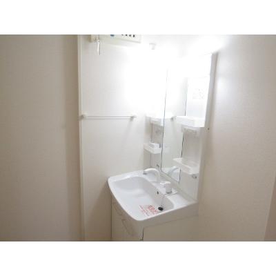 フィオーレ１ 102【管理NO：1-016368801-01020】 ★家具家電は申し込み後に搬入します★ ★2026年08月下旬入居可能★の物件画像