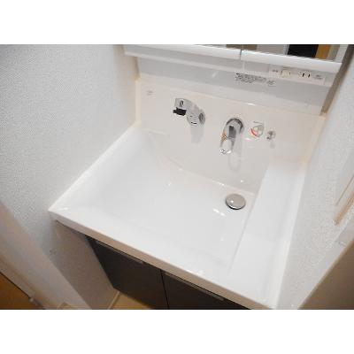 イースト　ブルー 102【管理NO：1-023318601-01020】 ★家具家電は申し込み後に搬入します★ ★2026年09月上旬入居可能★の物件画像