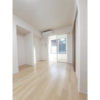 アルペンローゼ 101【管理NO：1-027102401-01010】 ★家具家電は申し込み後に搬入します★の物件画像