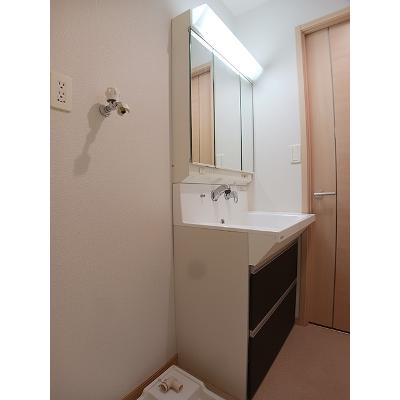 トーラス 101【管理NO：1-018018701-01010】 ★家具家電は申し込み後に搬入します★の物件画像