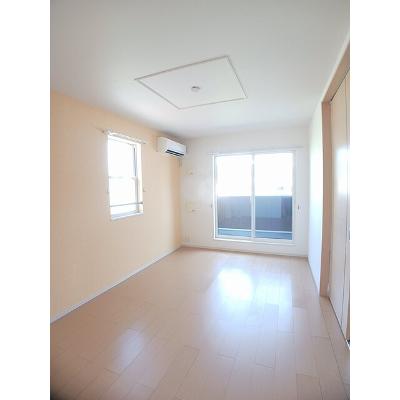 セレーナ　Ａ 201【管理NO：1-018684801-02010】 ★家具家電は申し込み後に搬入します★の物件画像