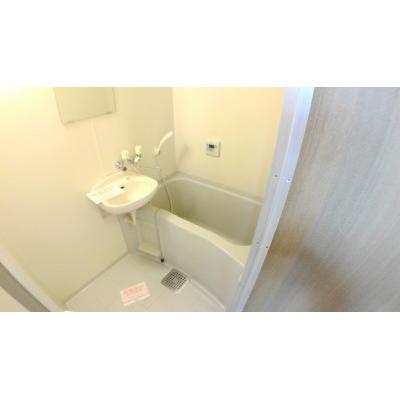 アクロス 501【管理NO：1-007886701-05010】 ★家具家電は申し込み後に搬入します★ ★2026年09月中旬入居可能★の物件画像