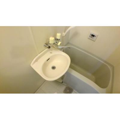 アクロス 501【管理NO：1-007886701-05010】 ★家具家電は申し込み後に搬入します★ ★2026年09月中旬入居可能★の物件画像