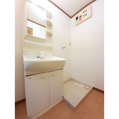 エターナルサクセス 102【管理NO：1-011436101-01020】 ★家具家電は申し込み後に搬入します★の物件画像