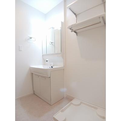 カミーノ　アムレト　Ⅲ 203【管理NO：1-027978203-02030】 ★家具家電は申し込み後に搬入します★の物件画像