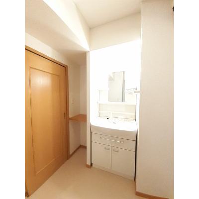 サン　スツール 101【管理NO：1-014824301-01010】 ★家具家電は申し込み後に搬入します★ ★2026年09月中旬入居可能★の物件画像