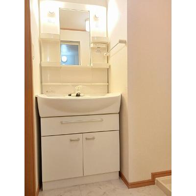 ランブロス 202【管理NO：1-014044501-02020】 ★家具家電は申し込み後に搬入します★ ★2026年10月中旬入居可能★の物件画像