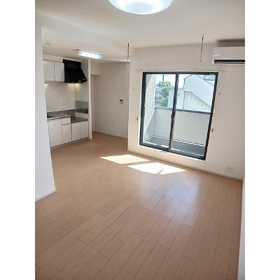 モヤ　パラチャ 201【管理NO：1-017981601-02010】 ★家具家電は申し込み後に搬入します★の物件画像